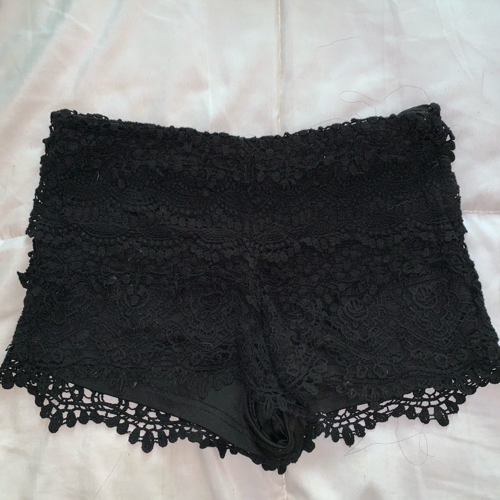 Tobi Black Crochet Lace Shorts Size Small